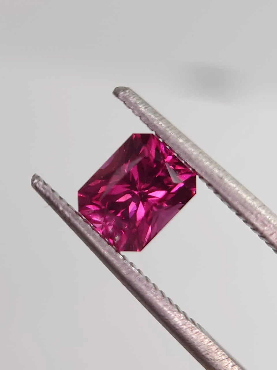 1ct Natural Umbalite Garnet Loose Gemstone from Tanzania — view 3